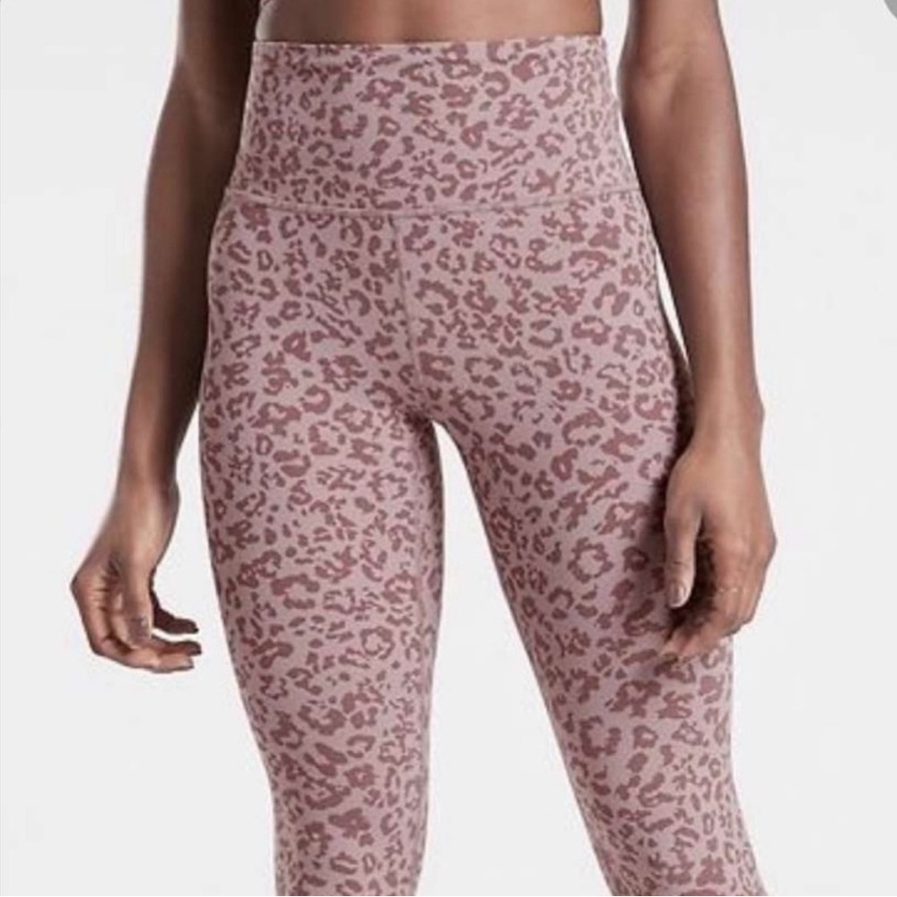 Athleta Purple Leopard Print 7/8 Leggings Sz XS - Picture 6 of 7